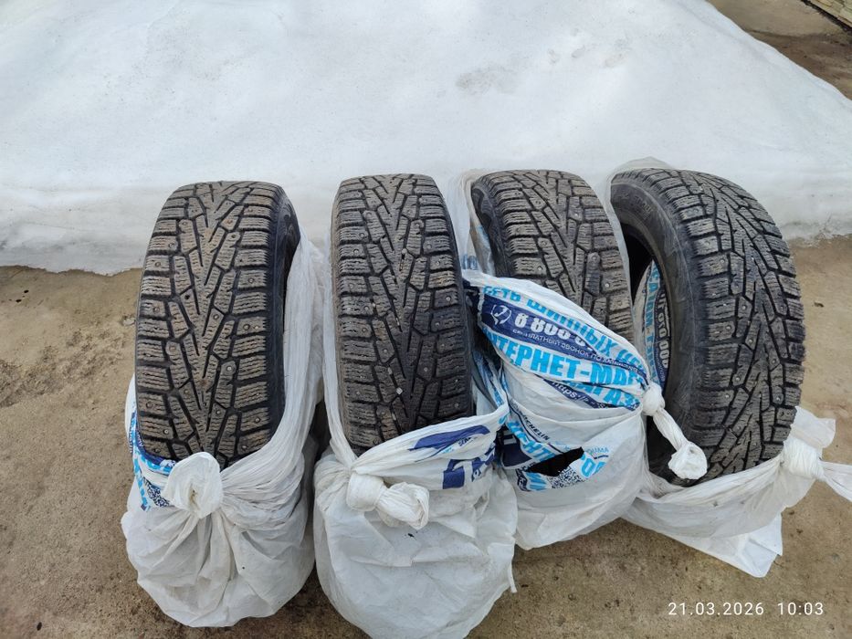 Продам комплект зимних шин 185/65R15