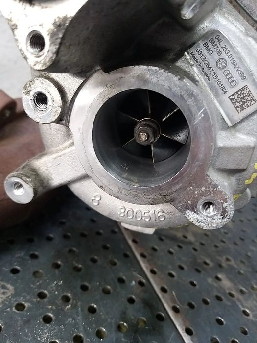 Turbina 2.0 tdi audi a4 b9 8w 04l253019a