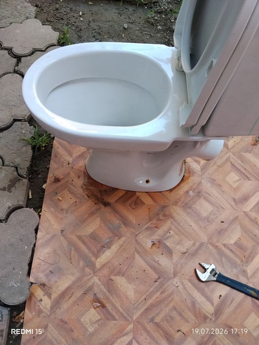 Унитаз б/у,производство Россия
