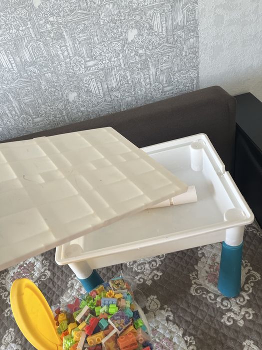 Детский стол со стулом