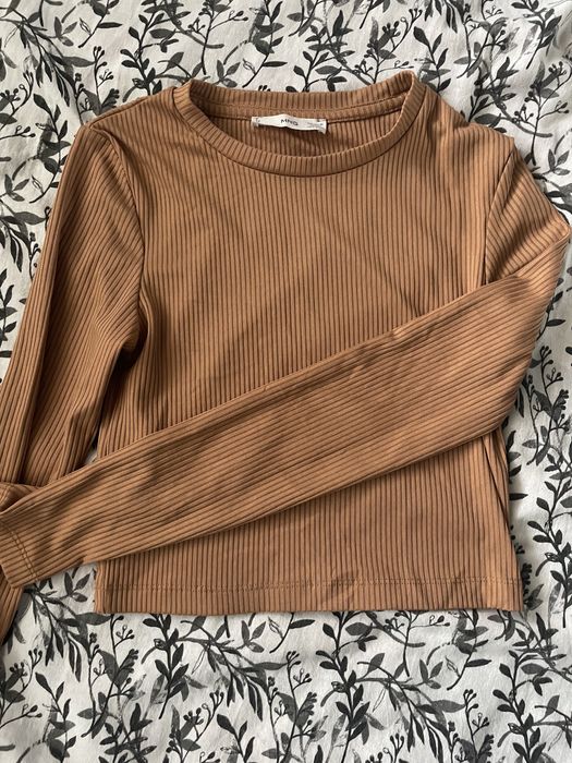 Бежова блуза Mango