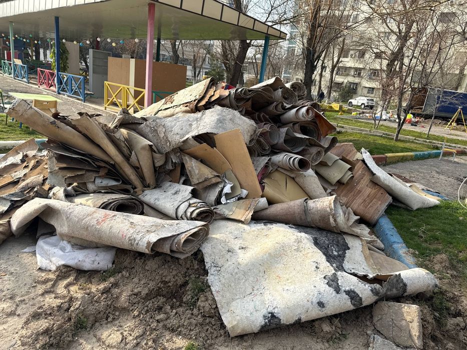 Linoleum b/u sotiladi