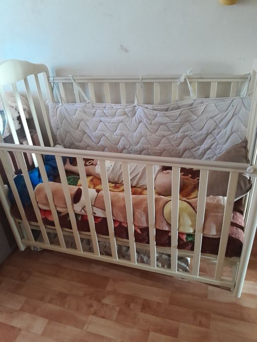 Продам  срочно   краватку
