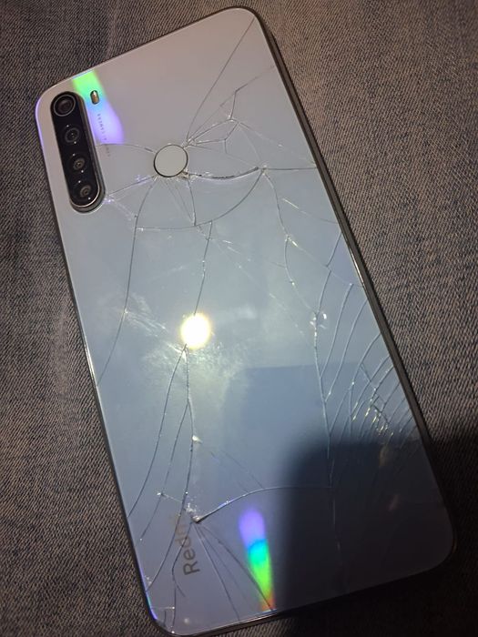 Продам Redmi note 8  4/64Gb
