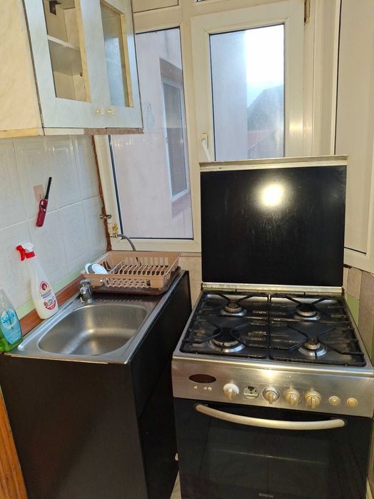 Ofer spre inchiriere ap 3 camere,in zona centrla