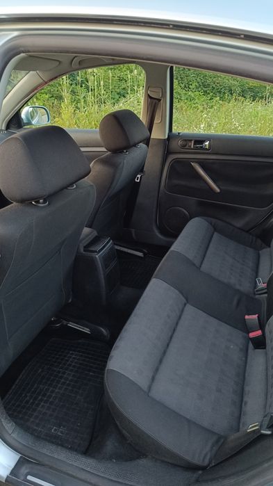 Vând Volkswagen Passat (2003)