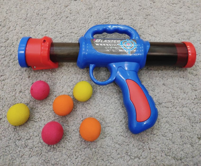Продаётся НЁРФ (пуля не вылетает) и воздушный бластер(как новый)