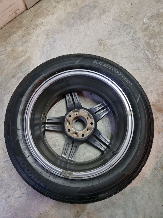 На запаску диск с резиной R16