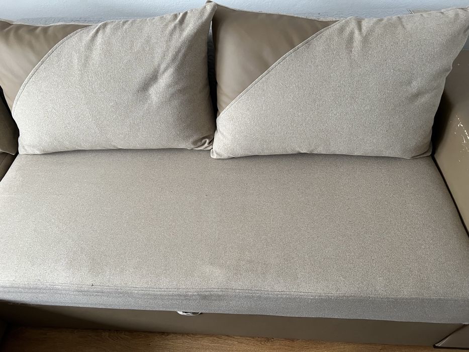 Vând colțar,material și imitatie piele.