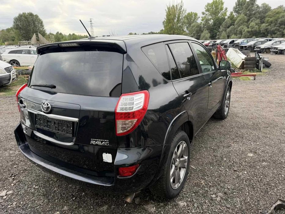 Toyota Rav4 2010г Facelift 2.2 150 кс На Части
