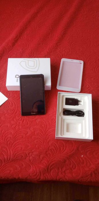 Продава се чисто нов таблет