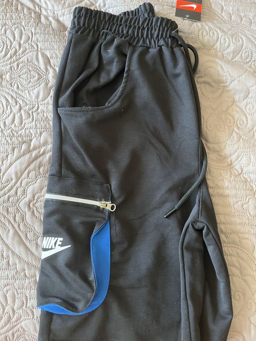Продавам къси пънталаони nike