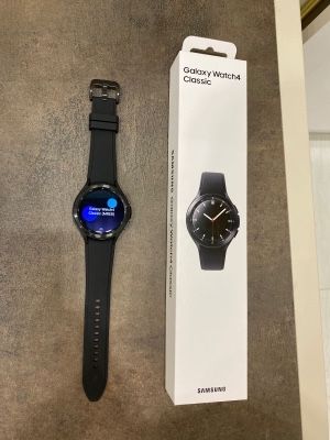 Продаю Samsung Galaxy Watch 4