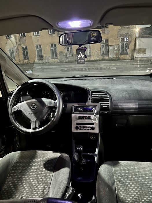 Opel Zafira A - 2.2 DTI / 125 к.с. / 7 места