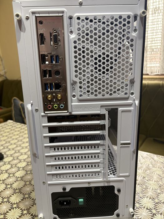 Геймърски компютър Ryzen 7 5800x RTX 4060