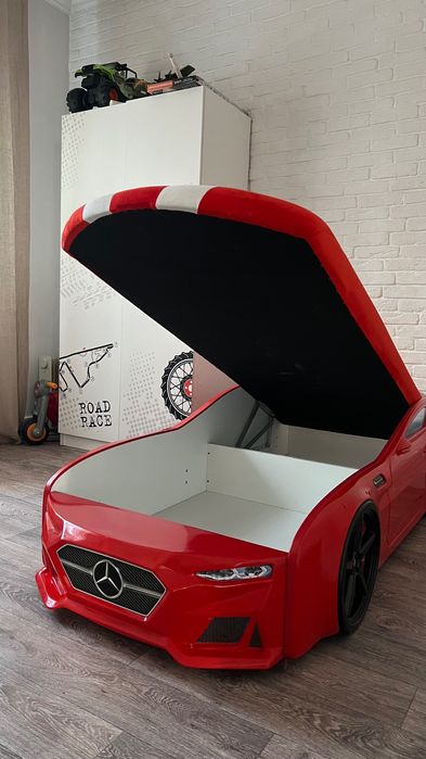 Детская кровать машинка