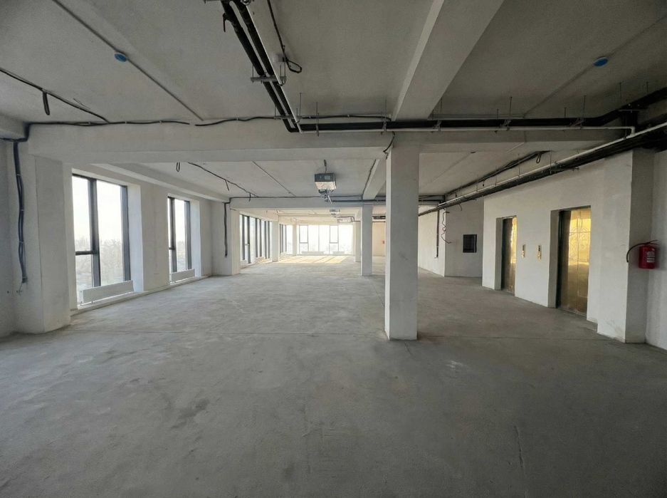 Аренда /2 этаж—1000 м² +терраса 350 м² для Horeca и шоурумов,офис (55)