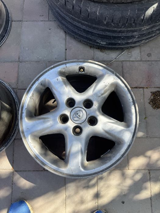 Продам диски Тойота