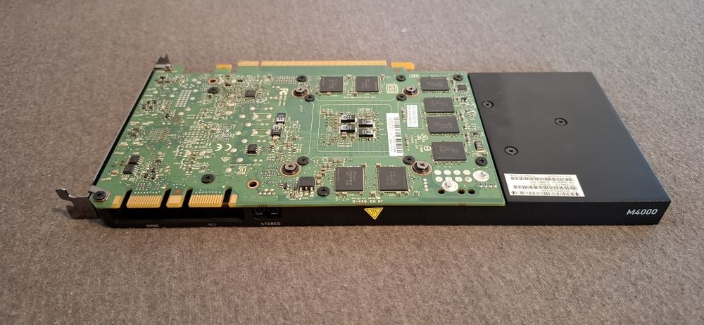 Model: NVIDIA Quadro M4000
Memorie: 8 GB GDDR5
Interfață: PCI-Express