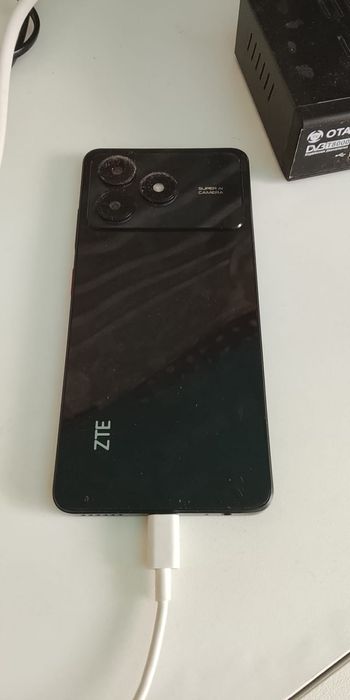 Продам телефон ZTE
