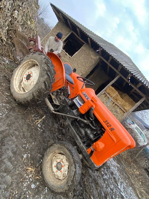 Tractor 312 R + plug