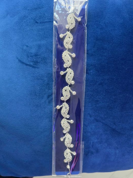 Корона, тиари, диадеми