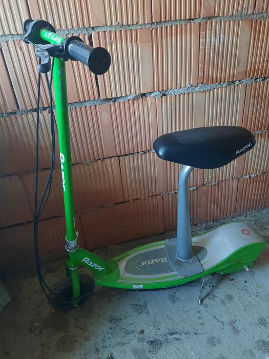 Trotineta electrica razor