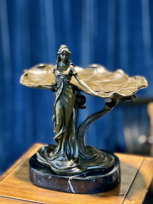 Statuetă decorativa din Bronz - stil ArtNouveau