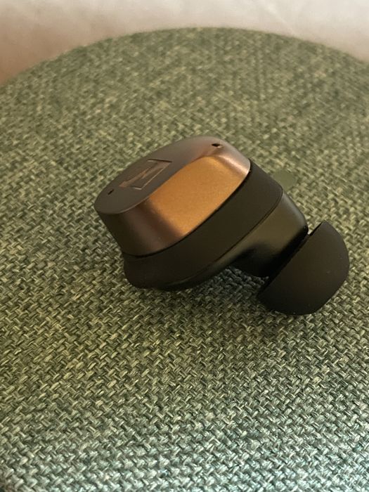 Sennheiser True Wireless Momentum 4 - casca stanga