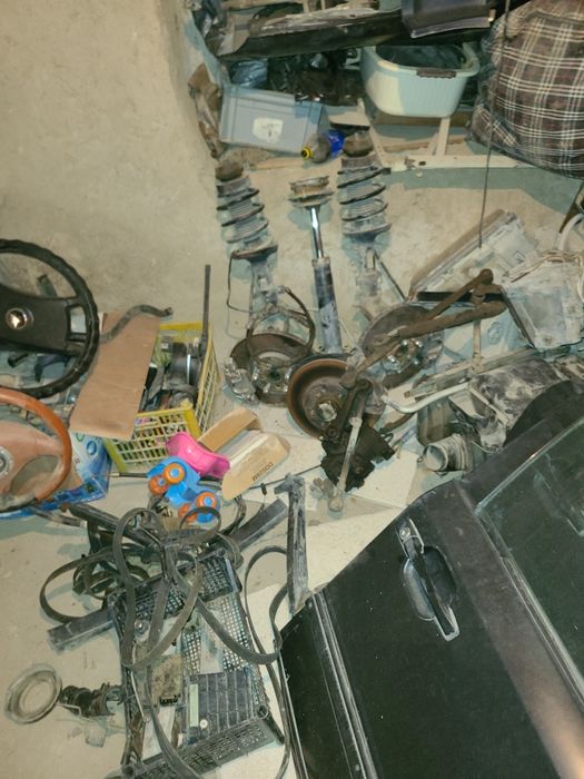 Запчасти на 124 mercedes-benz