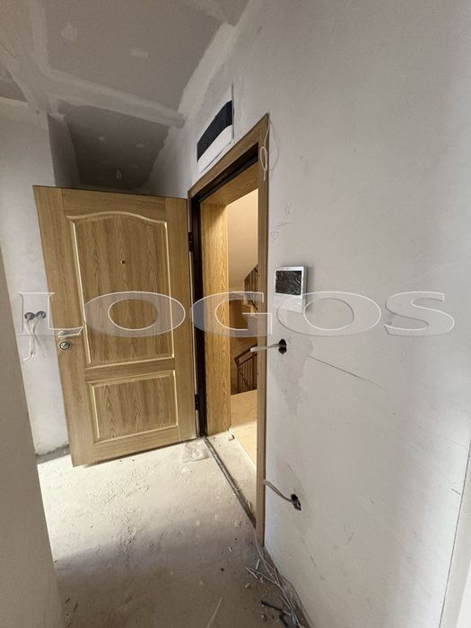 Продава се Тристаен апартамент в Варна, Лятно кино Тракия - 112 кв.м за 1965 €/кв.м - Снимка #3