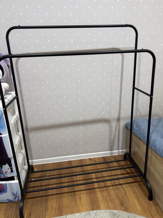 Продам напольную вешалку