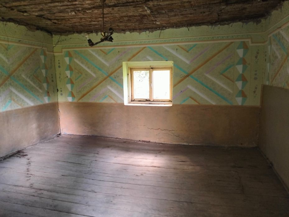 Vand urgent! Mada Muntii Apuseni! casa teren intravilan,10.000mp toate actele i regula, foarte linistit, in mijlocul naturii la 30 min de Geoagiu-Bai!