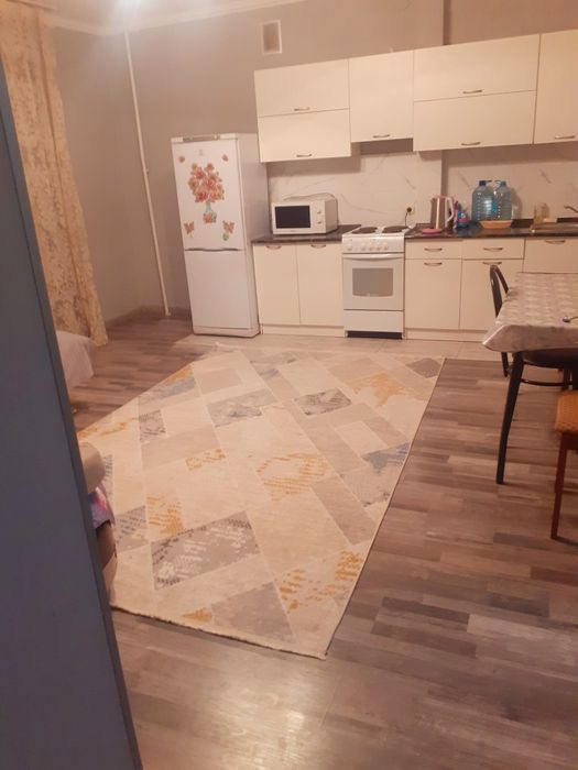 Посуточно квартира район Евразия