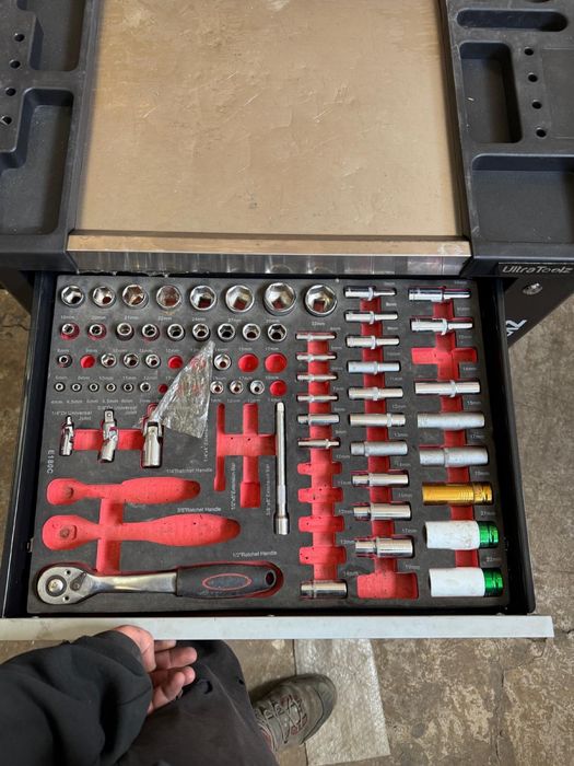 Dulap cu scurle cu livrare in toata tara