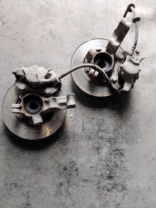 Цапфа, ступицы передние на Ауди 80 B3