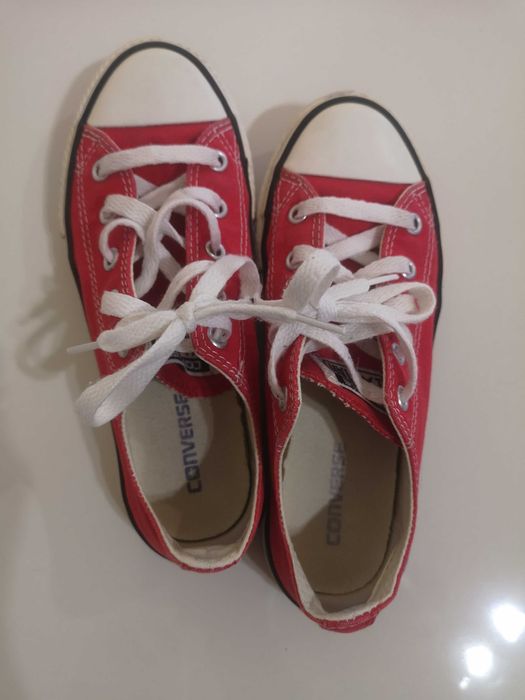Incaltaminte Converse culoarea rosie