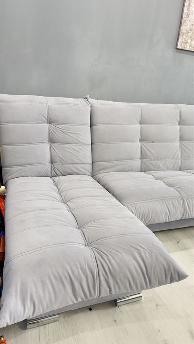 Продам два дивана с оттоманкой.