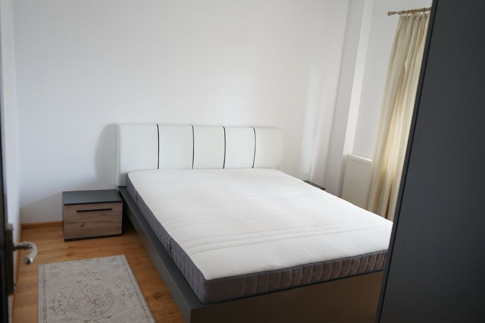 Apartament cu 3 camere de inchiriat, 2 balcoane, zona semicentrala