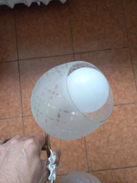 Продам   люстру хорошего
