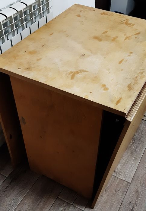 Продам деревянный стол