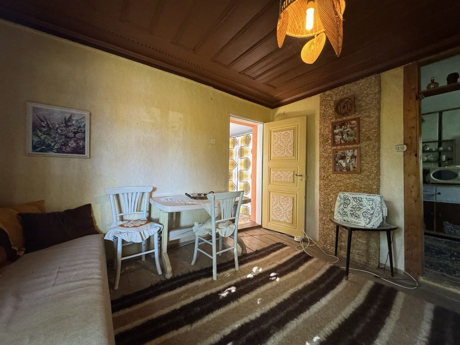 Продава къща в с. Долно Сахране, общ. Павел баня