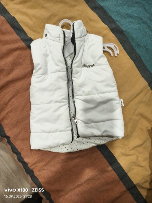 Демисезонный комбинезон для девочки