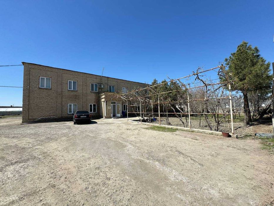 150 sotiq maydonga ega yer va tayyor biznes sotiladi.