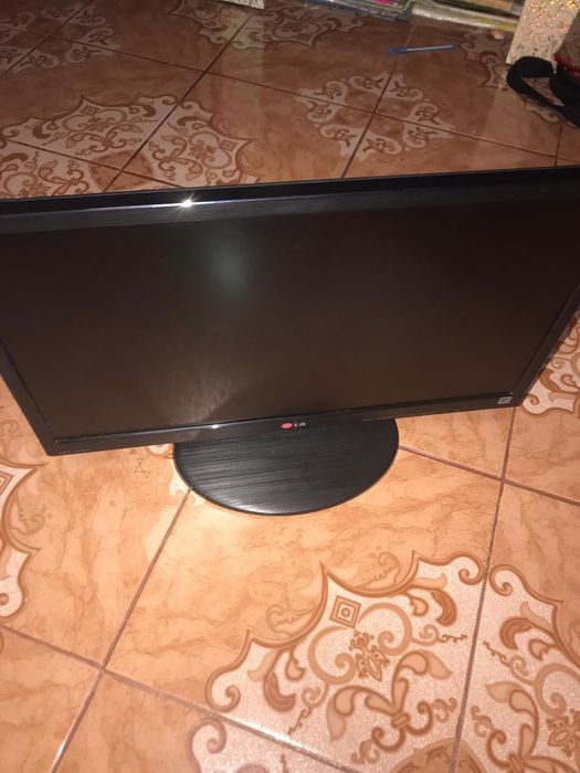 Vând ps4 silm si monitor LG