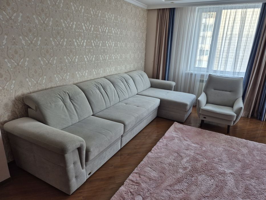 Продам Диван и Кресло.