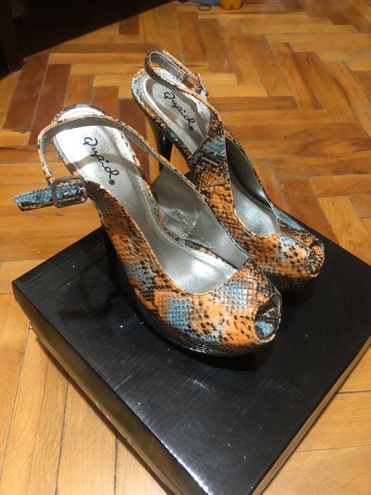 Pantofi cu toc superbi