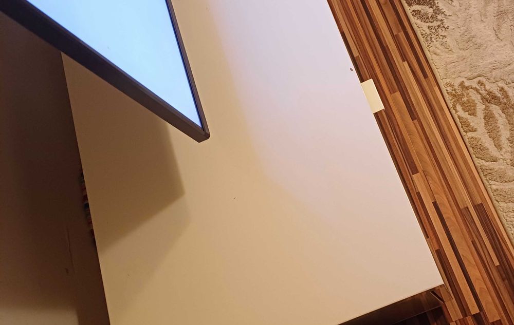 Шкаф за Tv от Икеа, гланц бяло