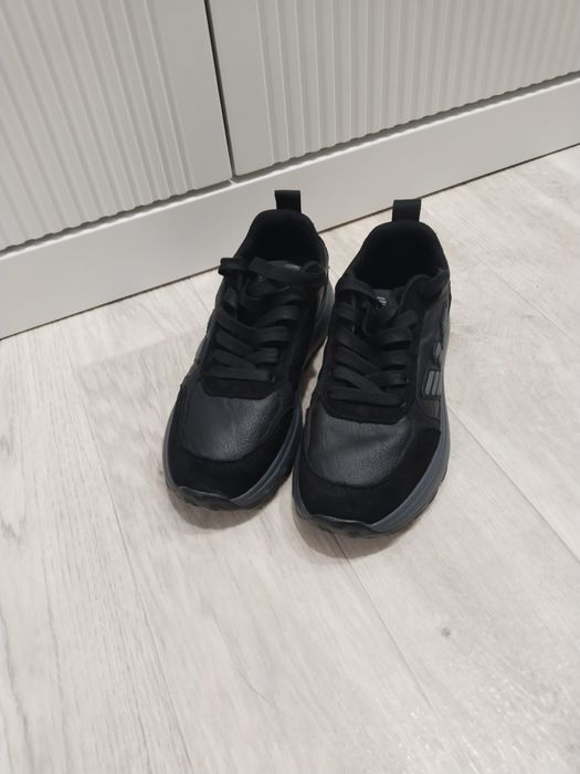 Кроссовки на мальчика