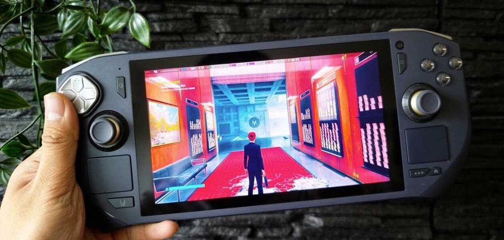 Zotac Zone - handheld PC/consola gaming 7" Amoled